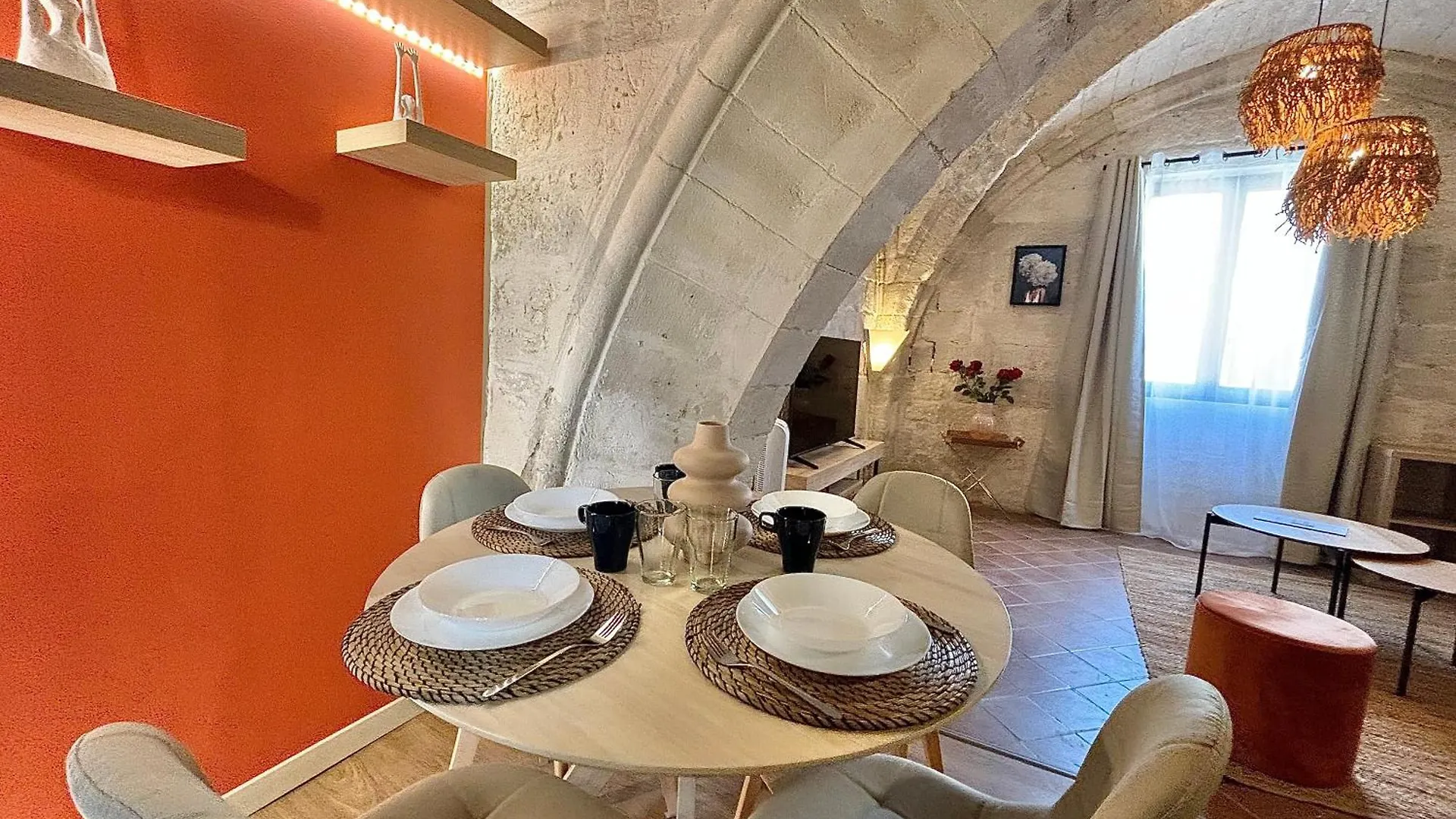 Joli Appartement Voute Dans Le Centre Ville Avignon